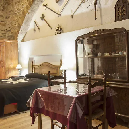 Castillo De De Moncayo 컨트리하우스 *